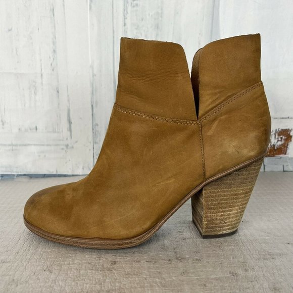Vince Camuto Helyn Nubuck Leather Ankle Booties - Picture 5 of 9